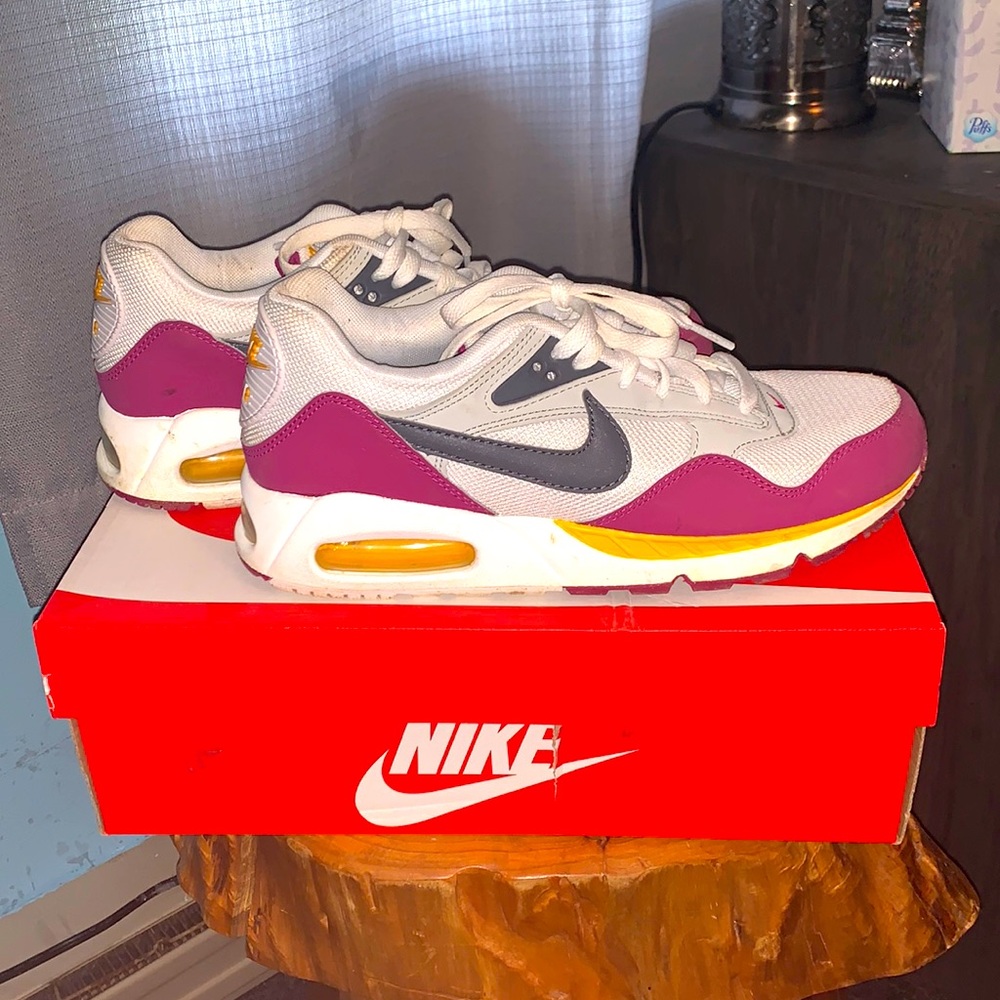 Nike Air Max Correlate- Women’s Size 9 Barley Used